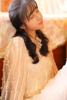 许仙当着白娘子曹小青